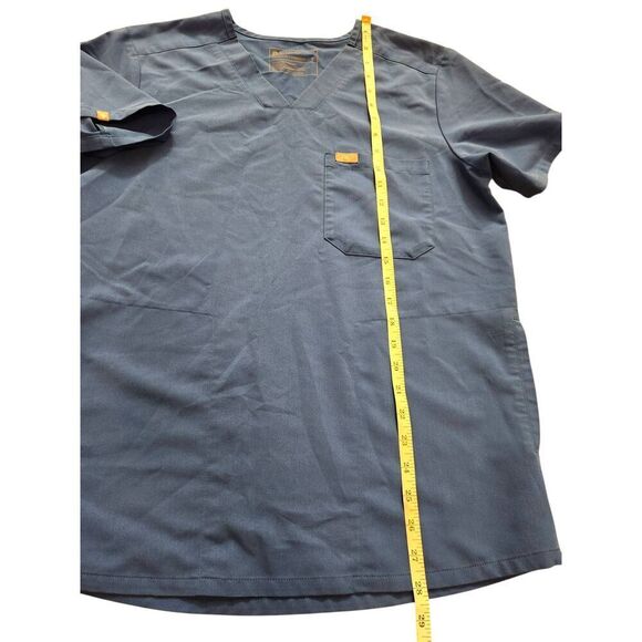 Figs Mens 3 pocket scrub top size Small style# TM3000 Blue short sleeve - Picture 4 of 8
